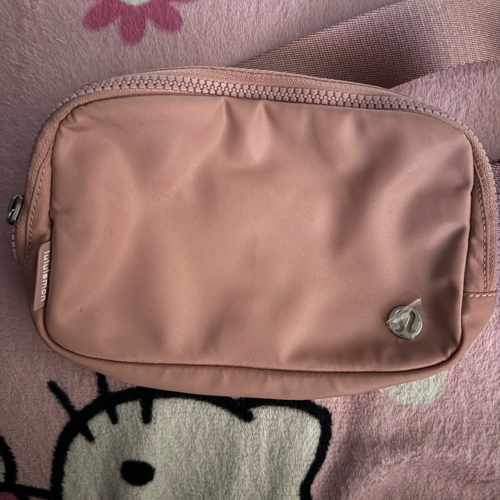 Lululemon Everywhere Belt Bag 1L